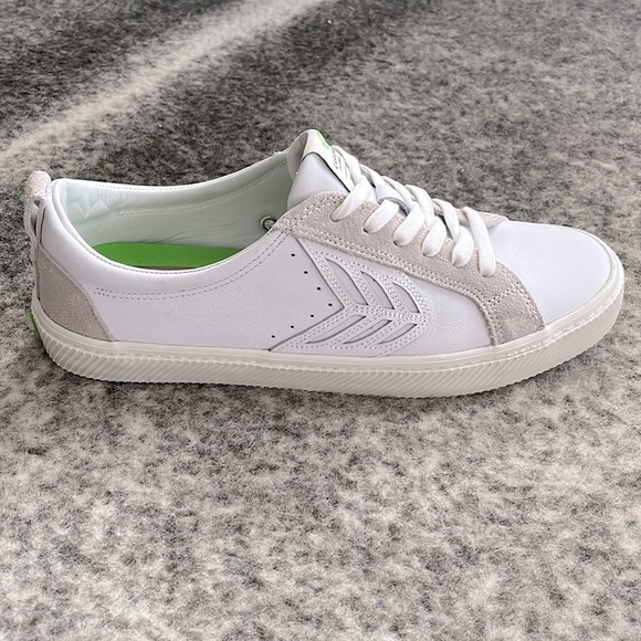 Cariuma Men’s CATIBA Low Off White Leather & Ice Suede Sneaker - Picture 5 of 11